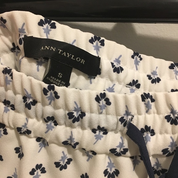 Ann Taylor Skirt W/ Pockets - Picture 4 of 5